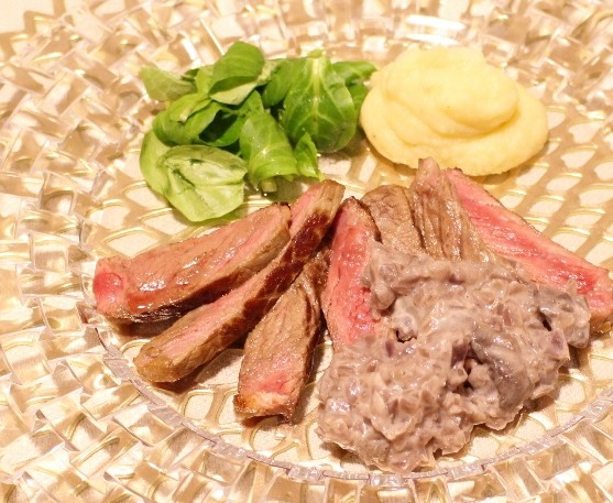 コントルフィレステーキ&シャンピニオンソース、根セロリのピューレ